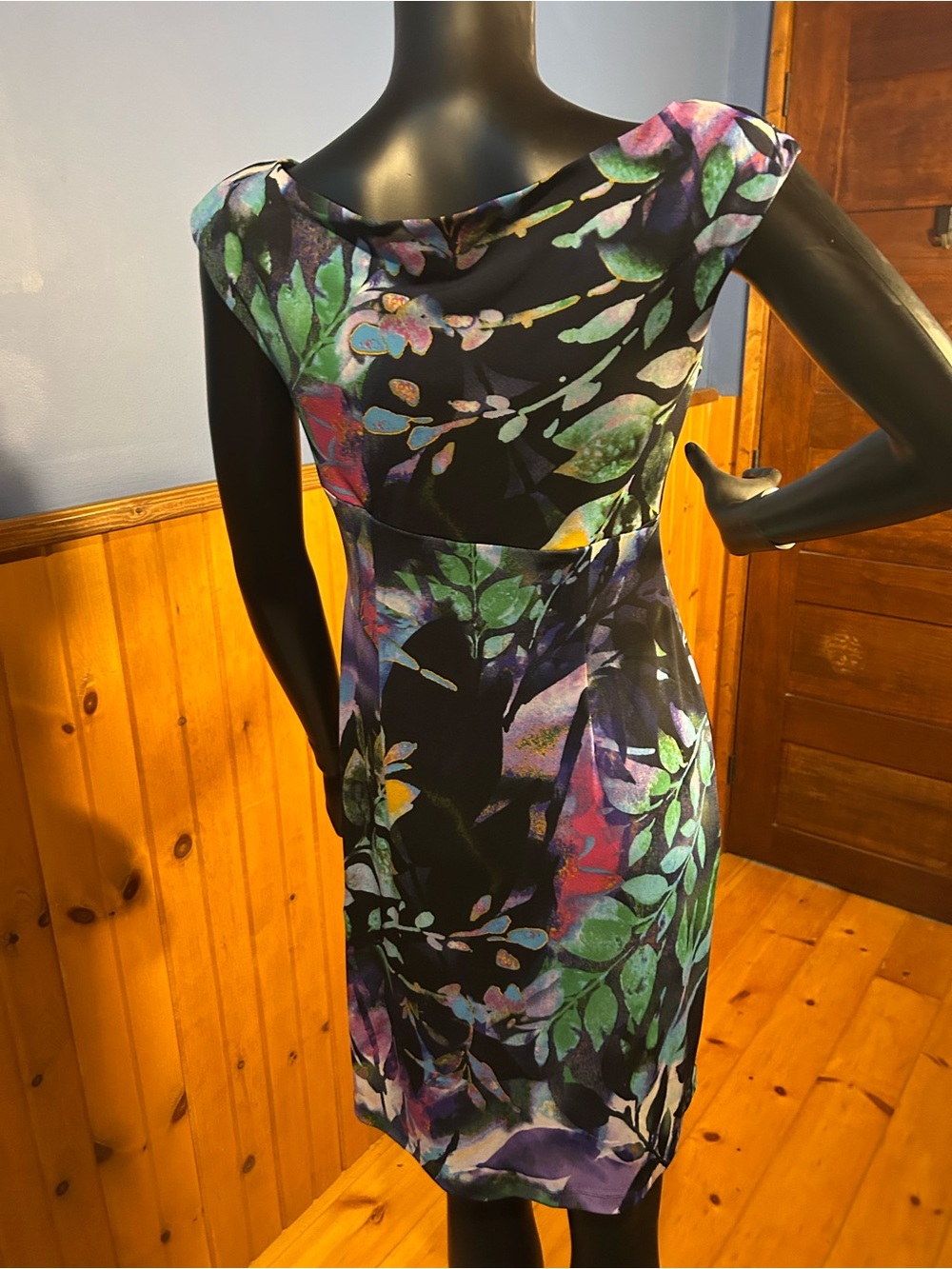 Floral Twist-Front Sheath Dress in Multicolor. Like new. - Picture 4 of 4